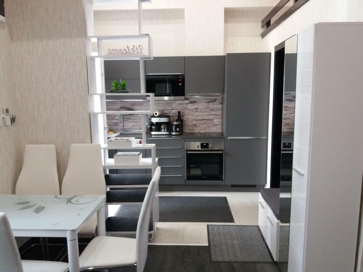 Corvinus Apartman Budapest Exterior foto